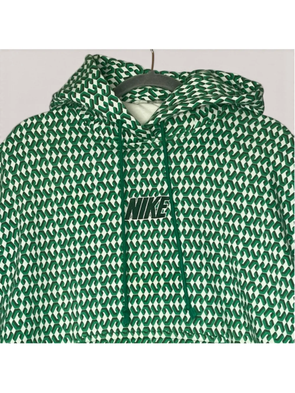 Nike Men’s Medium Green White Geometric Print Pullover Hoodie Logo Sweatshirt